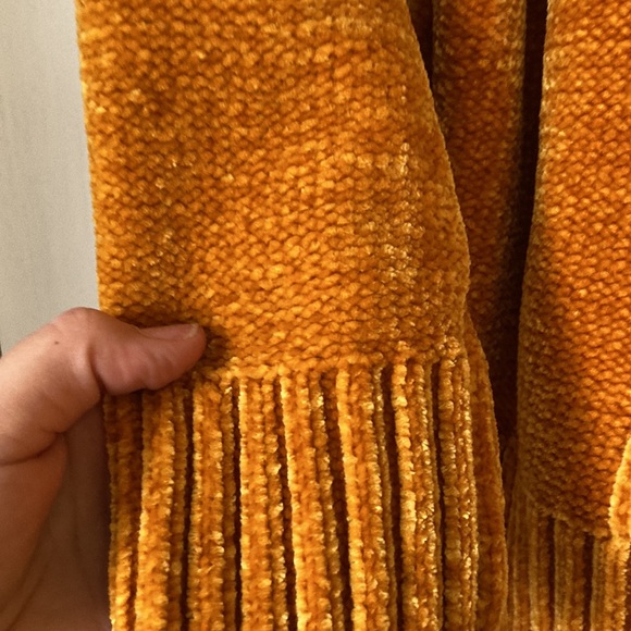 Izod mustard sweater - Picture 4 of 6